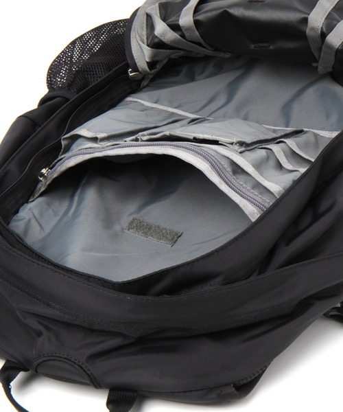 THE NORTH FACE(ザノースフェイス)の「【THE NORTH FACE(ザノースフェイス)】HOT SHOT(バックパック/リュック・メンズ・ブラック・FREE)」の16枚目の写真