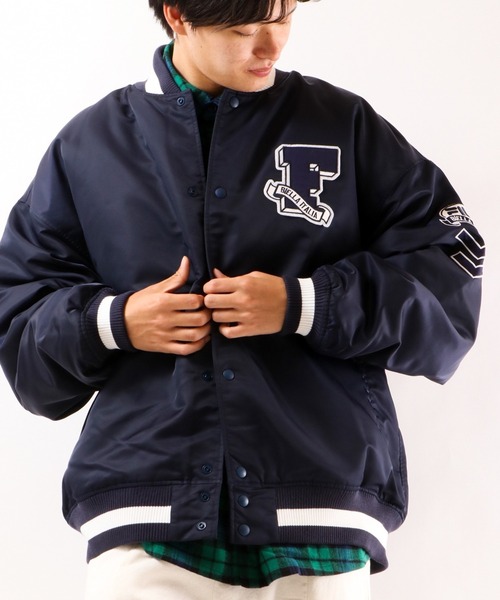 FILA スタジャン L ネイビー FILA（フィラ）の「【FILA】ナイロン オーバーシルエット スタジャン