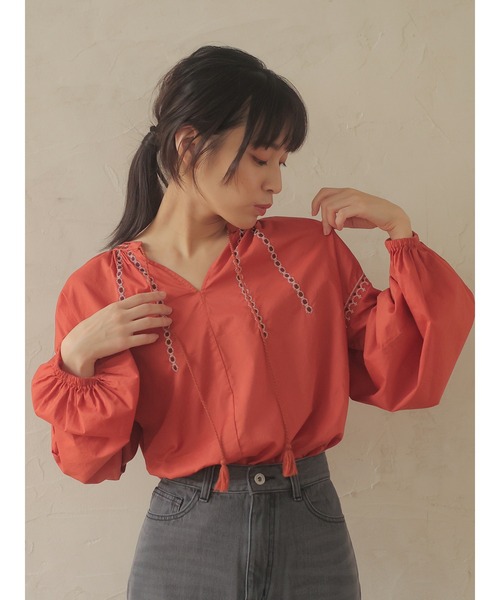 Green Parks(グリーンパークス)の「刺繍スモックシャツ(シャツ/ブラウス・レディース・オフホワイト/ブラック/オレンジ・FREE)」の3枚目の写真