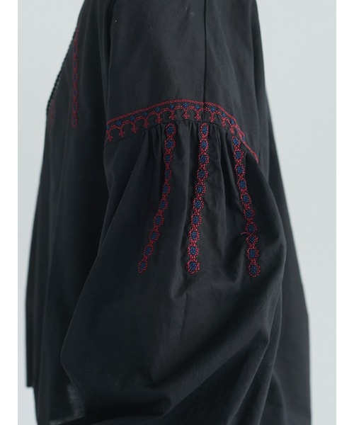 Green Parks(グリーンパークス)の「刺繍スモックシャツ(シャツ/ブラウス・レディース・オフホワイト/ブラック/オレンジ・FREE)」の12枚目の写真