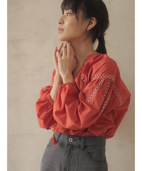 Green Parks(グリーンパークス)の「刺繍スモックシャツ(シャツ/ブラウス・レディース・オフホワイト/ブラック/オレンジ・FREE)」の15枚目の写真