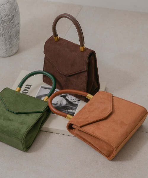 tukn.（トゥクン）の「お上品にころんと。スエードハンドバッグ（ショルダーバッグ・レディース・グリーン/ブラウン/キャメル・FREE）」の4枚目の写真