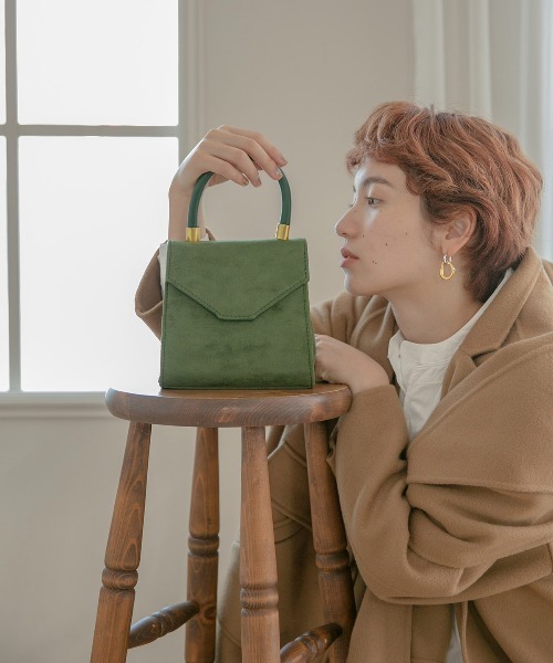 tukn.（トゥクン）の「お上品にころんと。スエードハンドバッグ（ショルダーバッグ・レディース・グリーン/ブラウン/キャメル・FREE）」の6枚目の写真