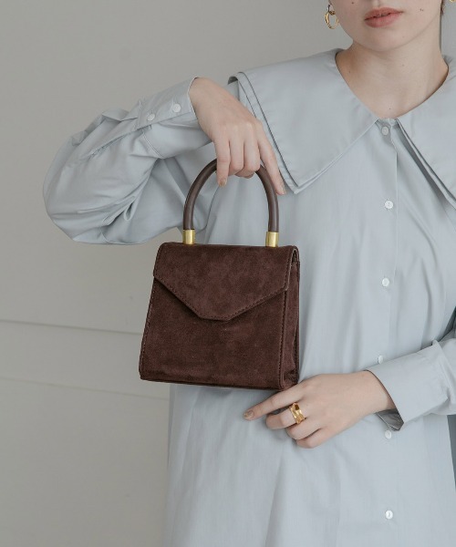 tukn.（トゥクン）の「お上品にころんと。スエードハンドバッグ（ショルダーバッグ・レディース・グリーン/ブラウン/キャメル・FREE）」の7枚目の写真