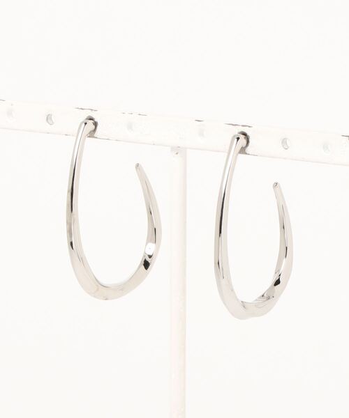 AZUL by moussy（アズールバイマウジー）の「DROP HOOP EARRINGS（ピアス（両耳用）・レディース・シルバー/ゴールド系その他・FREE）」の2枚目の写真
