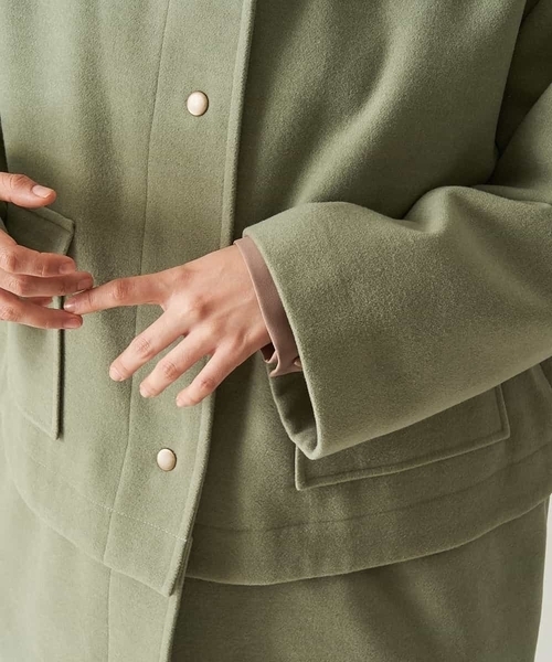 A de a.v.v（アードアー・ヴェ・ヴェ）の「（2WAY仕様）フェイクウールフーテッドコート（ブルゾン・レディース・ベージュ/カーキ・39）」の18枚目の写真