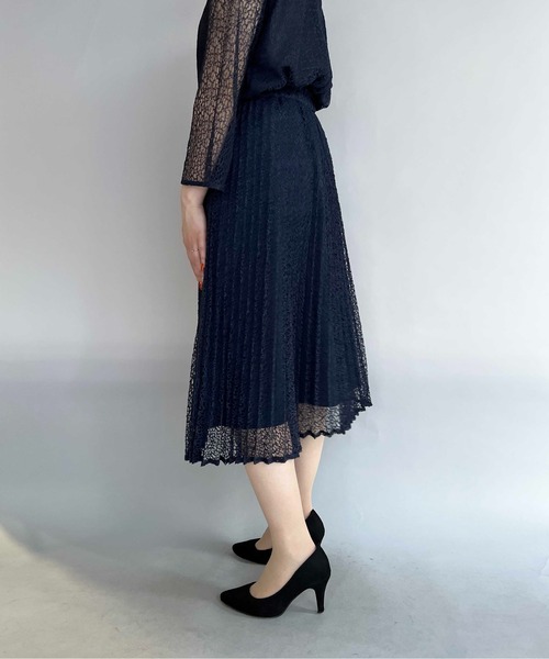 PICCIN(ピッチン)の「アイリッシュレースプリーツスカート(スカート・レディース・グレイッシュベージュ/ネイビー・M/L)」の14枚目の写真