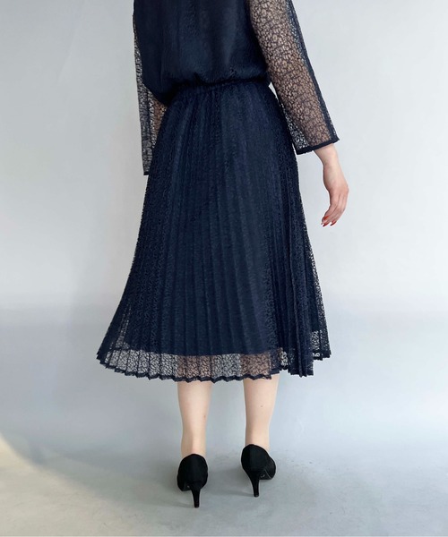 PICCIN(ピッチン)の「アイリッシュレースプリーツスカート(スカート・レディース・グレイッシュベージュ/ネイビー・M/L)」の15枚目の写真