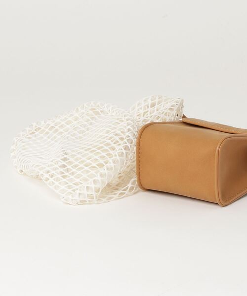 F/CE. （エフシーイー）の「F/CE. TECH LEATHER CHAIN PURSE / エフシーイー テックレザー チェーン パース（ショルダーバッグ・レディース・セージグリーン/キャメル・FREE）」の5枚目の写真