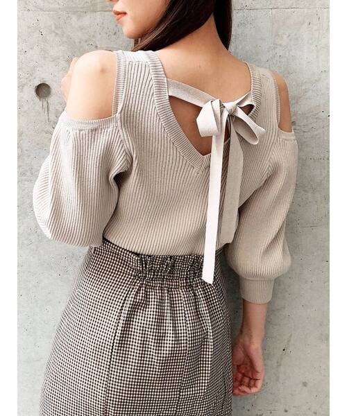 dazzlin(ダズリン)の「スクエアラインオープンリブニットトップス(ニット/セーター・レディース・オフホワイト/ブラック/パープル・FREE)」の9枚目の写真