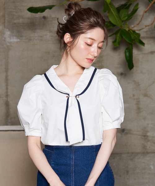 NOELA(ノエラ)の「ゴールドパーツタイブラウス(シャツ/ブラウス・レディース・ベージュ/ネイビー/オフホワイト・フリー)」の8枚目の写真