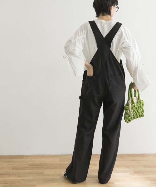 URBAN RESEARCH(アーバンリサーチ)の「セミフレアオーバーオール(サロペット/オーバーオール・レディース・ブラック/ホワイト系その他・38/36)」の6枚目の写真