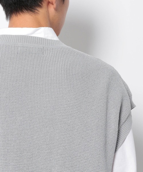 LAKOLE(ラコレ)の「ミニワッフルニットベスト / 265994(ベスト・メンズ・ベージュ/グリーン/ライトグレー・LARGE/MEDIUM)」の7枚目の写真