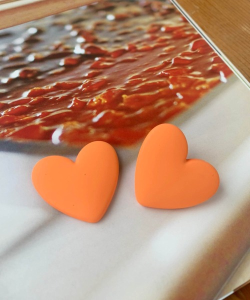 lala Born（ララボーン）の「ビッグハートピアス（ピアス（両耳用）・レディース・ピンク/イエロー/オレンジ/ブルー/グリーン/レッド・FREE）」の6枚目の写真