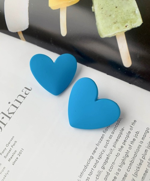 lala Born（ララボーン）の「ビッグハートピアス（ピアス（両耳用）・レディース・ピンク/イエロー/オレンジ/ブルー/グリーン/レッド・FREE）」の3枚目の写真