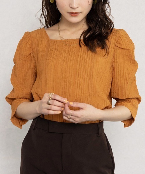 GeeRA（ジーラ）の「スクエアネックパワショルブラウス（シャツ/ブラウス・レディース・ベージュ/オレンジ・MEDIUM/LARGE/X-LARGE）」の12枚目の写真
