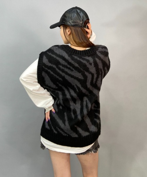 ROXY(ロキシー)の「ROXY SKATE/ロキシースケート 無地/ゼブラ柄/ニットベスト RSR224609T(ベスト・レディース・ホワイト/マルチ・M/L)」の12枚目の写真