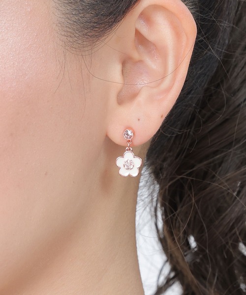 MARY QUANT（マリークワント）の「センタービジューミニ ピアス