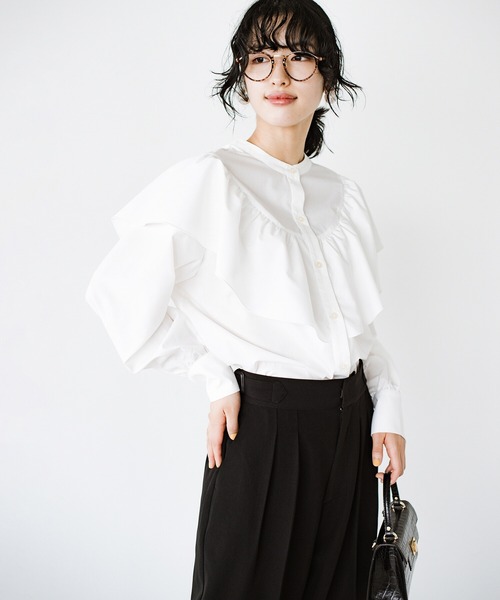 haco!（ハコ）の「洗濯機で洗えてお手入れ楽ちん！アクセサリーいらずで顔まわり華やぐ大人のフリルブラウス by que made me（シャツ/ブラウス・レディース・ホワイト/ブルー・SMALL/MEDIUM/LARGE/X-LARGE）」の20枚目の写真