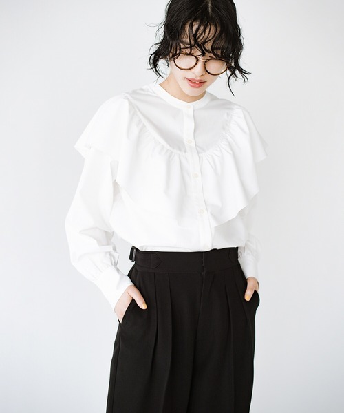 haco!（ハコ）の「洗濯機で洗えてお手入れ楽ちん！アクセサリーいらずで顔まわり華やぐ大人のフリルブラウス by que made me（シャツ/ブラウス・レディース・ホワイト/ブルー・SMALL/MEDIUM/LARGE/X-LARGE）」の14枚目の写真