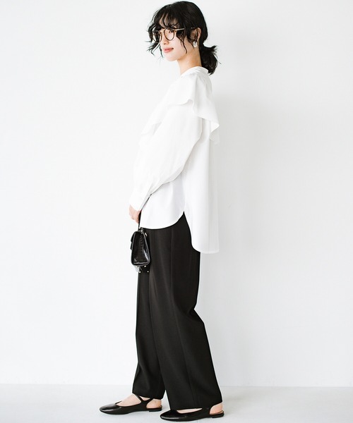 haco!（ハコ）の「洗濯機で洗えてお手入れ楽ちん！アクセサリーいらずで顔まわり華やぐ大人のフリルブラウス by que made me（シャツ/ブラウス・レディース・ホワイト/ブルー・SMALL/MEDIUM/LARGE/X-LARGE）」の9枚目の写真