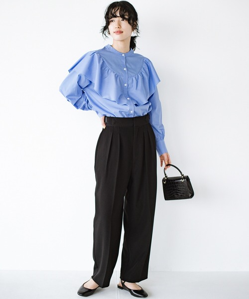 haco!（ハコ）の「洗濯機で洗えてお手入れ楽ちん！アクセサリーいらずで顔まわり華やぐ大人のフリルブラウス by que made me（シャツ/ブラウス・レディース・ホワイト/ブルー・SMALL/MEDIUM/LARGE/X-LARGE）」の11枚目の写真