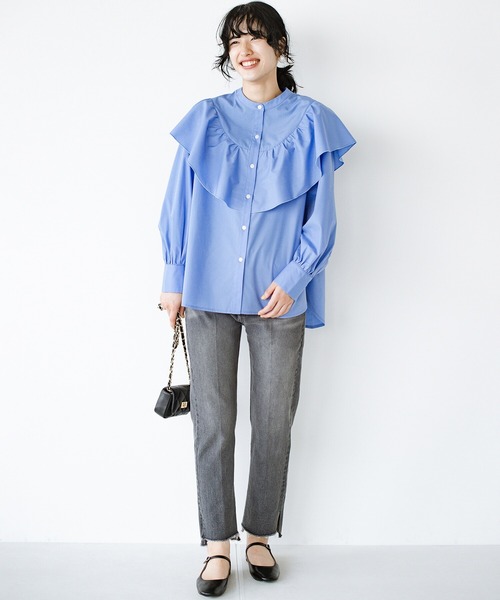 haco!（ハコ）の「洗濯機で洗えてお手入れ楽ちん！アクセサリーいらずで顔まわり華やぐ大人のフリルブラウス by que made me（シャツ/ブラウス・レディース・ホワイト/ブルー・SMALL/MEDIUM/LARGE/X-LARGE）」の17枚目の写真