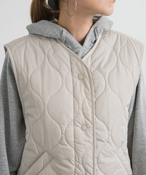 bohmal（ボマール）の「波キルティングライトベスト（ベスト・レディース・オフホワイト/カーキ/ブラック・FREE）」の8枚目の写真