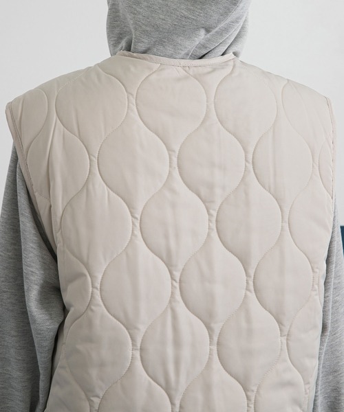 bohmal（ボマール）の「波キルティングライトベスト（ベスト・レディース・オフホワイト/カーキ/ブラック・FREE）」の11枚目の写真