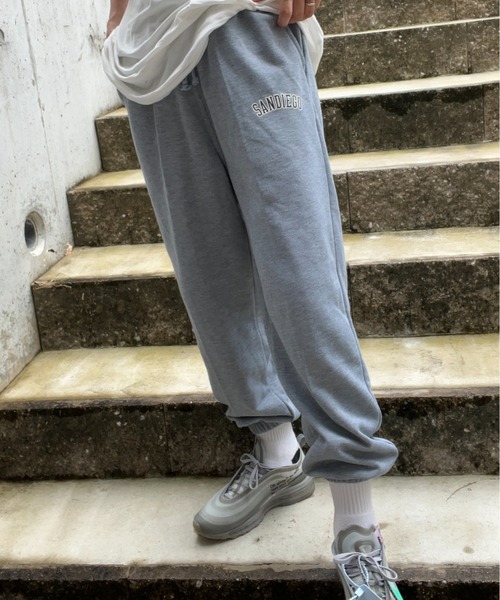 NYLAUS（ナイラス）の「ロゴプリント ワイド スウェットイージーパンツ（スウェットパンツ・メンズ・ブラック/ネイビー/グリーン/杢グレー/オートミール・LL/L/M）」の3枚目の写真