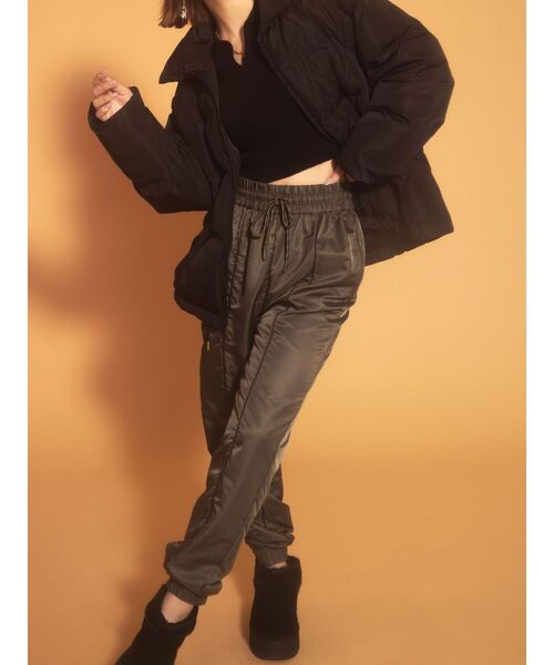 CALNAMUR(カルナムール)の「ナイロンカラーパンツ(その他パンツ・レディース・カーキ/オレンジ・FREE)」の6枚目の写真