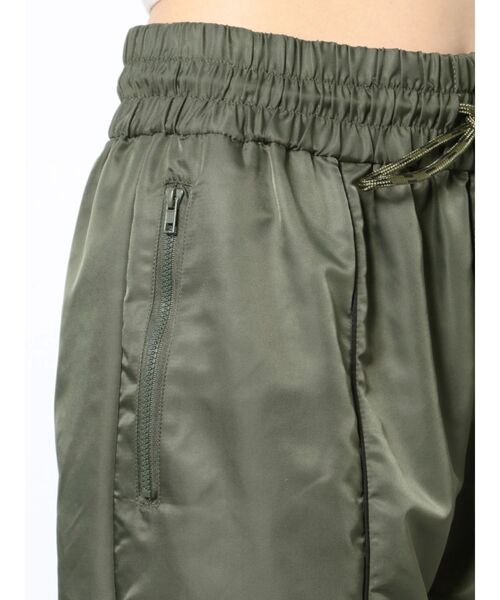 CALNAMUR(カルナムール)の「ナイロンカラーパンツ(その他パンツ・レディース・カーキ/オレンジ・FREE)」の13枚目の写真