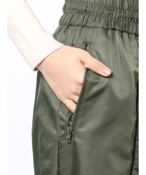 CALNAMUR(カルナムール)の「ナイロンカラーパンツ(その他パンツ・レディース・カーキ/オレンジ・FREE)」の15枚目の写真