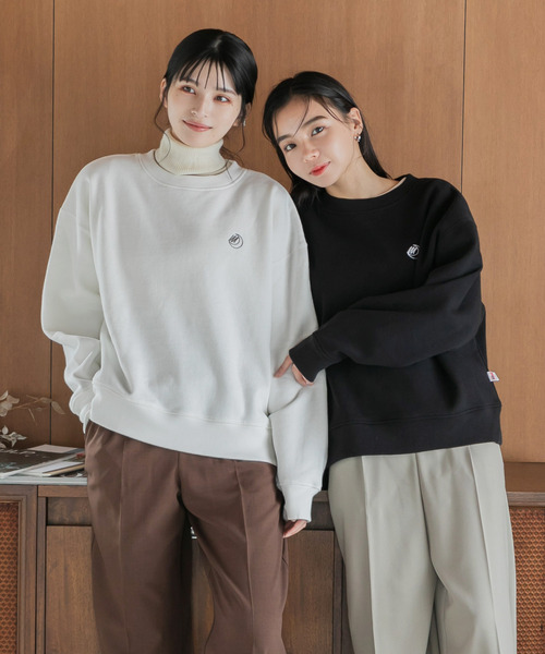 Dita Muaj.(ディータムアージュ)の「【ZOZO限定】Muaj.刺繍 ワンポイント裏起毛トレーナー(スウェット・レディース・ホワイト/ブラック・M/L)」の17枚目の写真