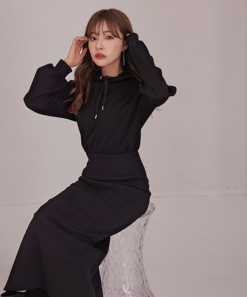 ANDGEEBEE（アンジービー）の「スウェットフーディーワンピ（ワンピース・レディース・アイボリー/ブラック・MEDIUM）」の10枚目の写真