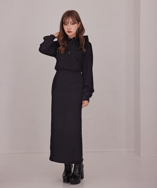 ANDGEEBEE（アンジービー）の「スウェットフーディーワンピ（ワンピース・レディース・アイボリー/ブラック・MEDIUM）」の17枚目の写真