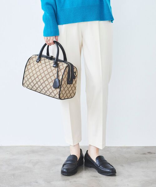 le.coeur blanc(ルクールブラン)の「コスミカルウォームタックテーパードパンツ(スラックス・レディース・オフホワイト/ブルー/パープル/ブラック・34/36/38/40)」の22枚目の写真