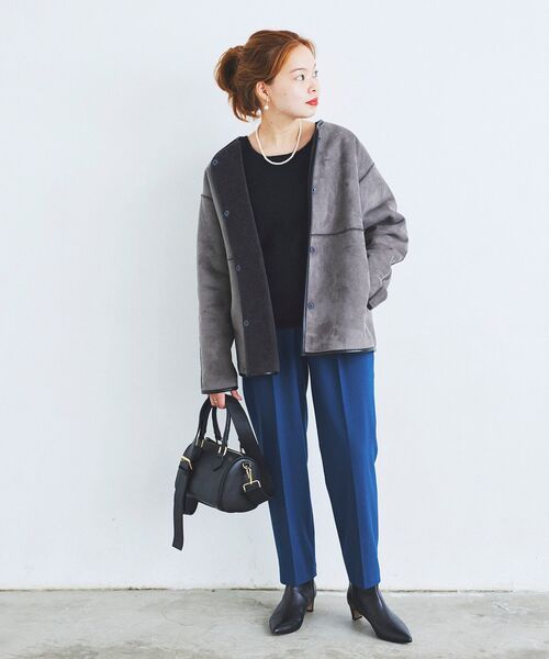 le.coeur blanc(ルクールブラン)の「コスミカルウォームタックテーパードパンツ(スラックス・レディース・オフホワイト/ブルー/パープル/ブラック・34/36/38/40)」の12枚目の写真