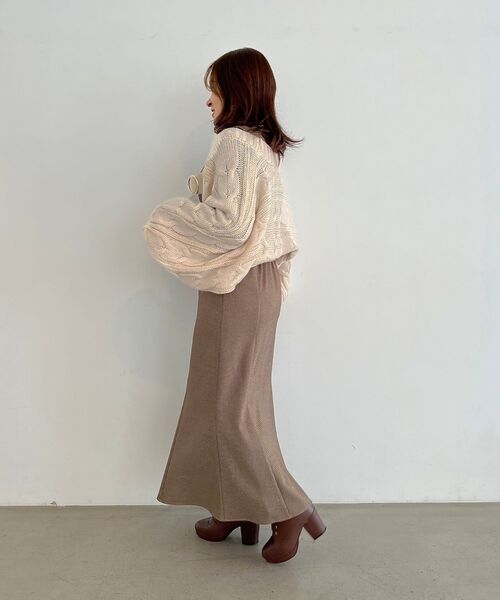 MAJESTIC LEGON(マジェスティックレゴン)の「バックル付きケーブルボレロ(カーディガン/ボレロ・レディース・チャコールグレー/ブラック/ブラウン/アイボリー/グレー・MEDIUM)」の8枚目の写真