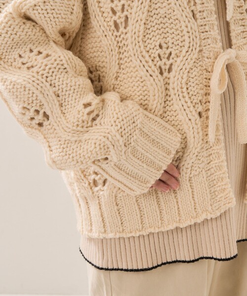 FREAK'S STORE(フリークスストア)の「バルキー柄編みリボンニットカーディガン(カーディガン/ボレロ・レディース・ブラック/オフホワイト・フリ-)」の8枚目の写真