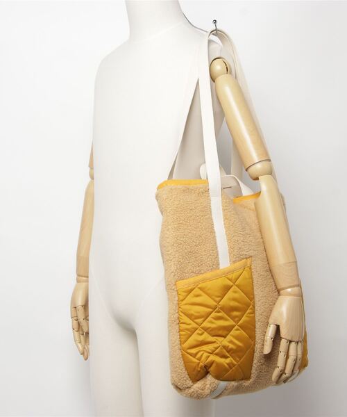 LAVENHAM（ラベンハム）の「QUILT POCKET TOTE BAG UNISEX / キルトポケット トートバッグ ユニセックス（トートバッグ・レディース・ベージュ/ダークネイビー・ONE SIZE）」の3枚目の写真