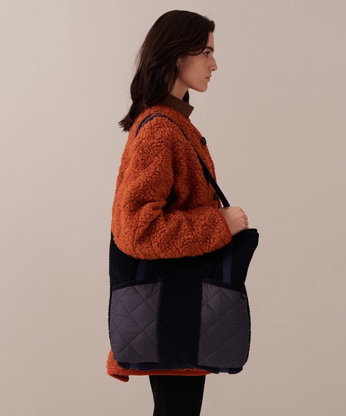 LAVENHAM（ラベンハム）の「QUILT POCKET TOTE BAG UNISEX / キルトポケット トートバッグ ユニセックス（トートバッグ・レディース・ベージュ/ダークネイビー・ONE SIZE）」の16枚目の写真
