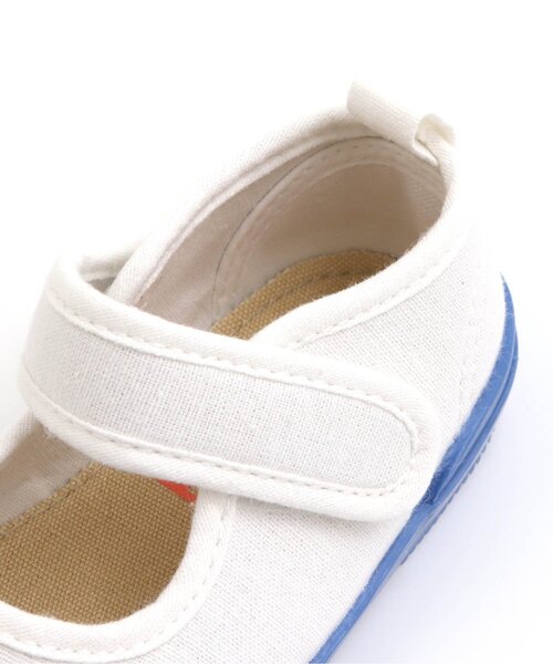 BREEZE（ブリーズ）の「【履きやすいベロクロ式】上履き（スリッポン・キッズ・ブルー/オレンジ/ベージュ・18/15 /19/17/16/14）」の8枚目の写真