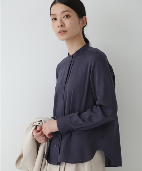 human woman(ヒューマンウーマン)の「◆サテンシフォンブラウス(シャツ/ブラウス・レディース・ベージュ系その他2/ホワイト/ネイビー・SMALL/MEDIUM)」の3枚目の写真
