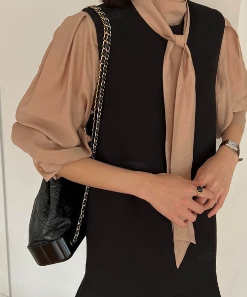 Dalfwin（ダールフィン）の「2023SS 春新作　韓国ファッション ブラウス レディース　バックリボンヴィンテージサテンブラウス リボン パフスリーブ トップス　2023SS シアー（シャツ/ブラウス・レディース・ベージュ/アイボリー・FREE）」の6枚目の写真