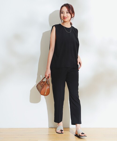 B:MING by BEAMS（ビーミングバイビームス）の「【セットアップ】タック ブラウス × テーパードパンツ（セットアップ・レディース・ブラック/ホワイト×ブルー/モカ・MEDIUM/SMALL）」の5枚目の写真