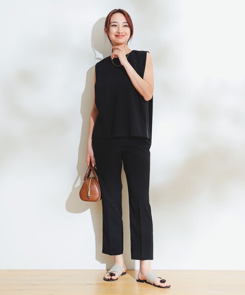 B:MING by BEAMS（ビーミングバイビームス）の「【セットアップ】タック ブラウス × テーパードパンツ（セットアップ・レディース・ブラック/ホワイト×ブルー/モカ・MEDIUM/SMALL）」の6枚目の写真