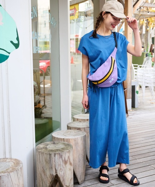 SMILE LAND(スマイルランド)の「大きいサイズ カットソーデザインセットアップ(Tシャツ/カットソー・レディース・ブルー系/ブラック/グレー系・L/5L/4L/LL/3L)」の18枚目の写真