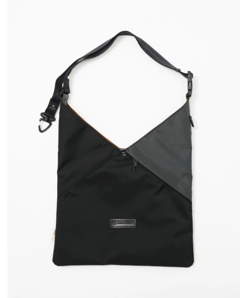 master-piece(マスターピース)の「master-piece / slant ショルダーバッグ / 24241(ショルダーバッグ・メンズ・キャメル/ネイビー/ブラック/カーキ・FREE)」の1枚目の写真