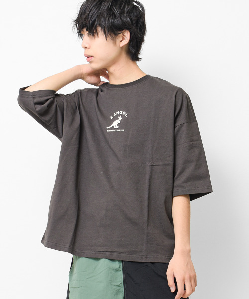 KANGOL KIDS(カンゴールキッズ)の「KANGOL 別注バックロゴスーパービッグTシャツ(Tシャツ/カットソー・キッズ・ブラック/チャコールグレー/オフホワイト・120/130/140/150)」の6枚目の写真